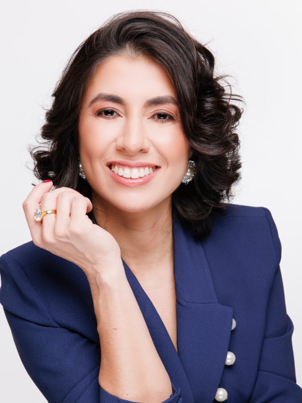 Dra. Francielle Batista - Ginecologista